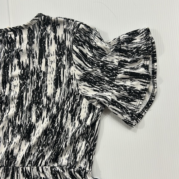 373. Women’s Black and White Tiffany & Grey Dress‎ (XL) - Picture 7 of 7